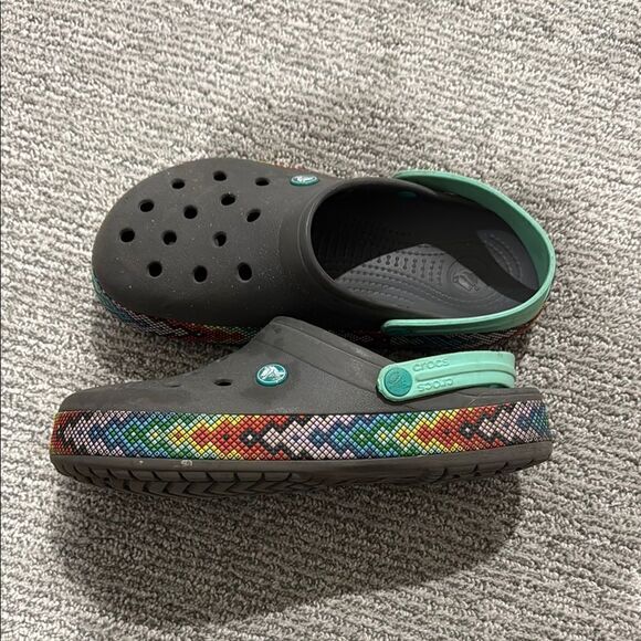 CROCS Black Loafers and Slip-Ons with Chunky Design - Picture 3 of 3
